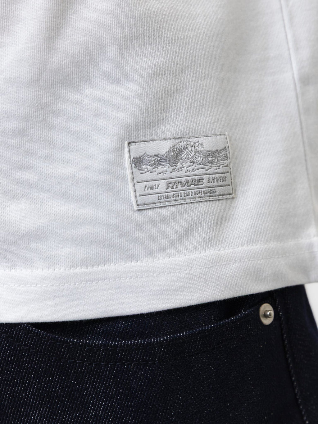 RIDETHEWAVE Crowd Logo T-shirt